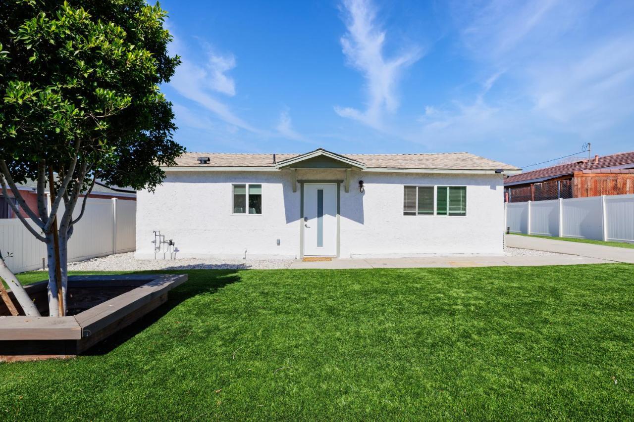Villa Cozy And Quiet Front House Fontana Exterior foto