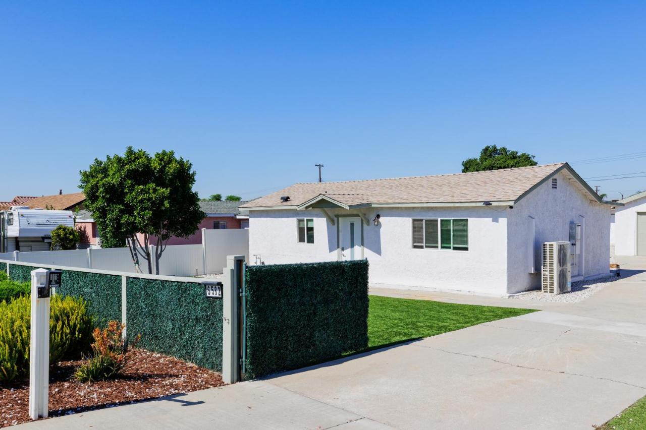 Villa Cozy And Quiet Front House Fontana Exterior foto