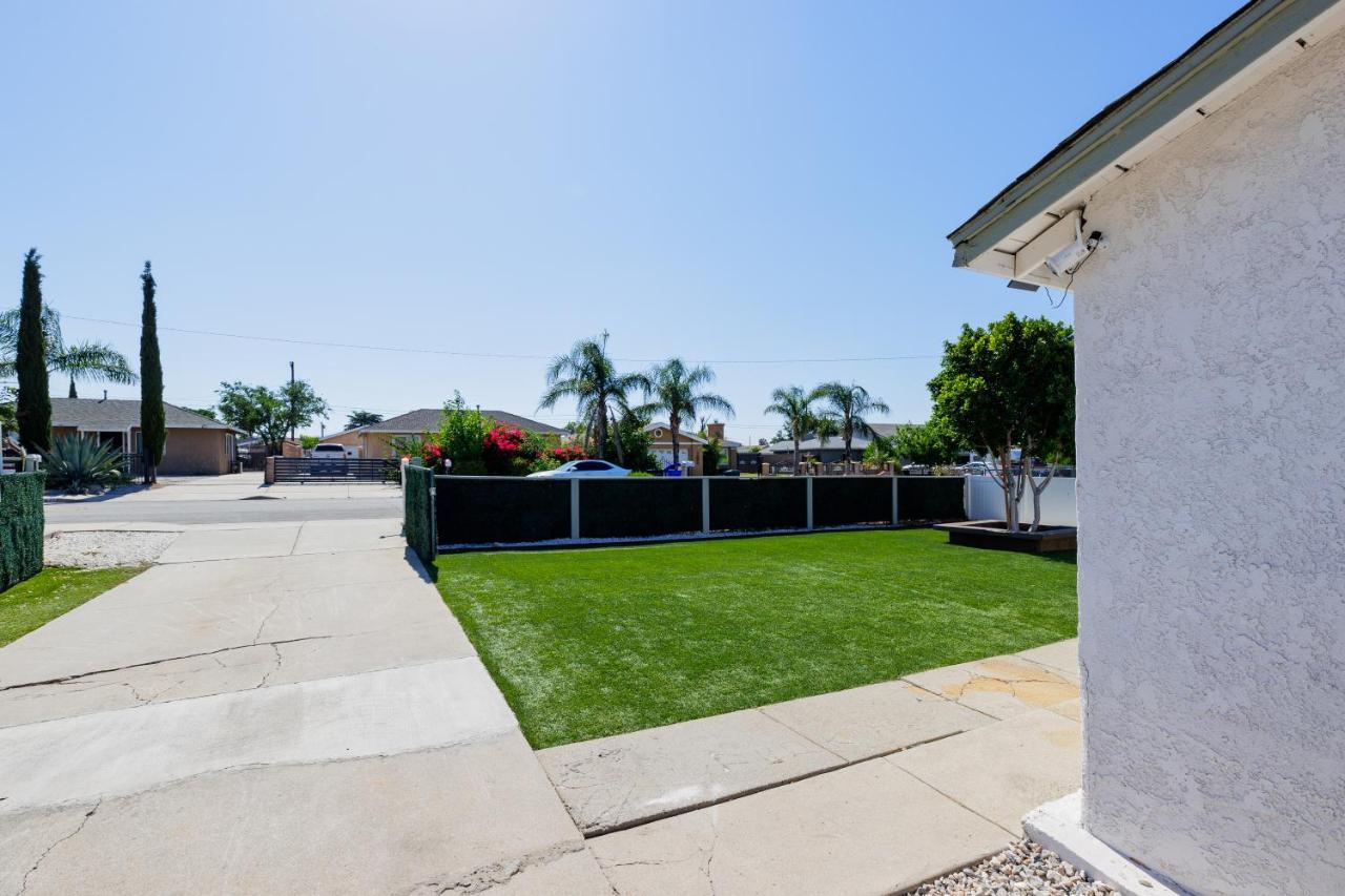 Villa Cozy And Quiet Front House Fontana Exterior foto